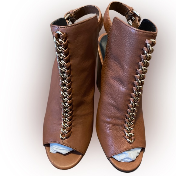 Coach Camel Leather Peep-Toe Ankle Boot with Gold Chain in size 8 - Picture 2 of 10